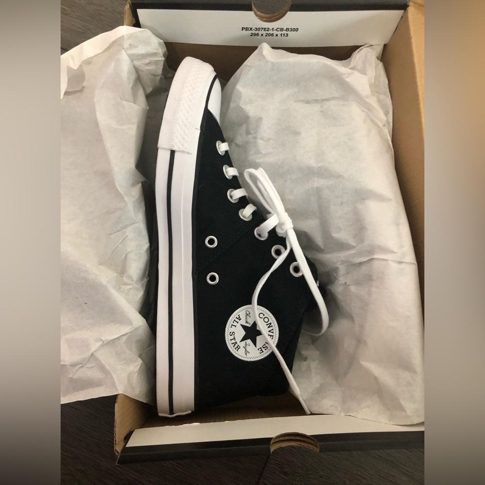 CONVERSE- SIZE 9 WOMEN, chuck taylor all star madison mid.